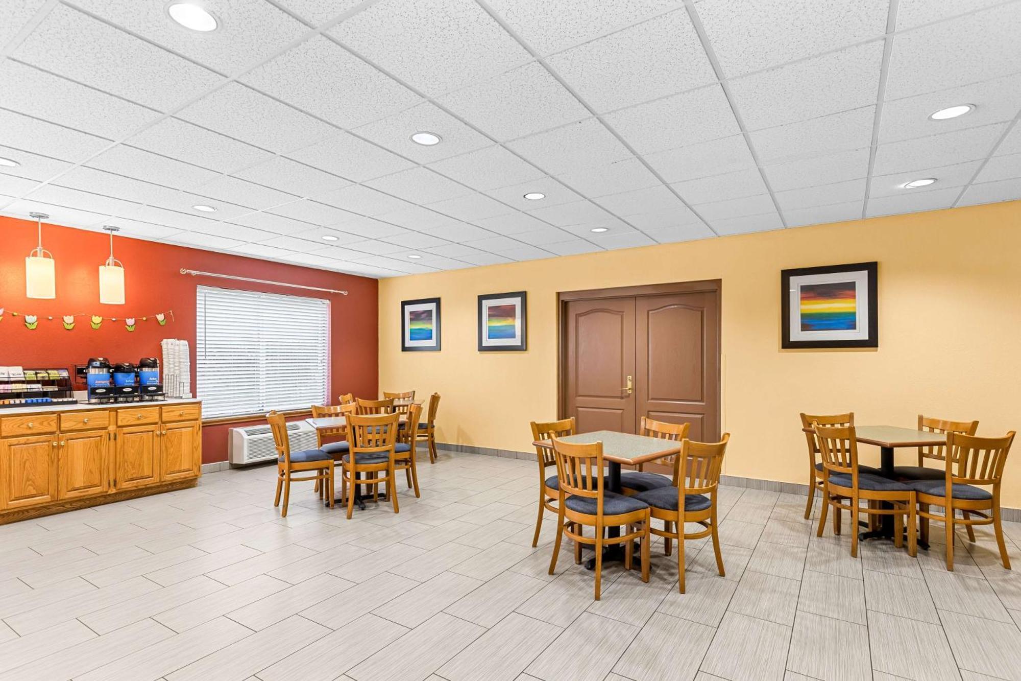 Best Western Holiday Manor Newton Exterior foto